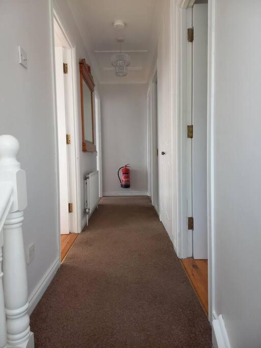 Large 4Bed Available Long-Term In Letterkenny Villa Exteriör bild
