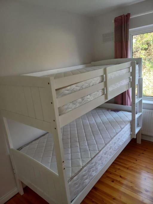 Large 4Bed Available Long-Term In Letterkenny Villa Exteriör bild