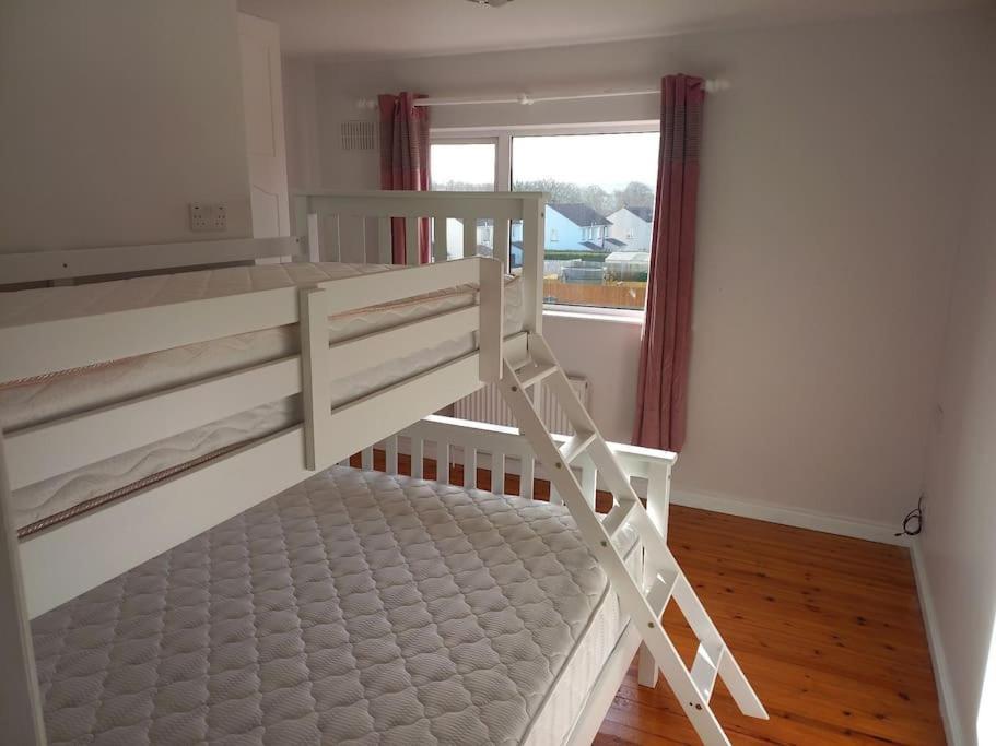 Large 4Bed Available Long-Term In Letterkenny Villa Exteriör bild