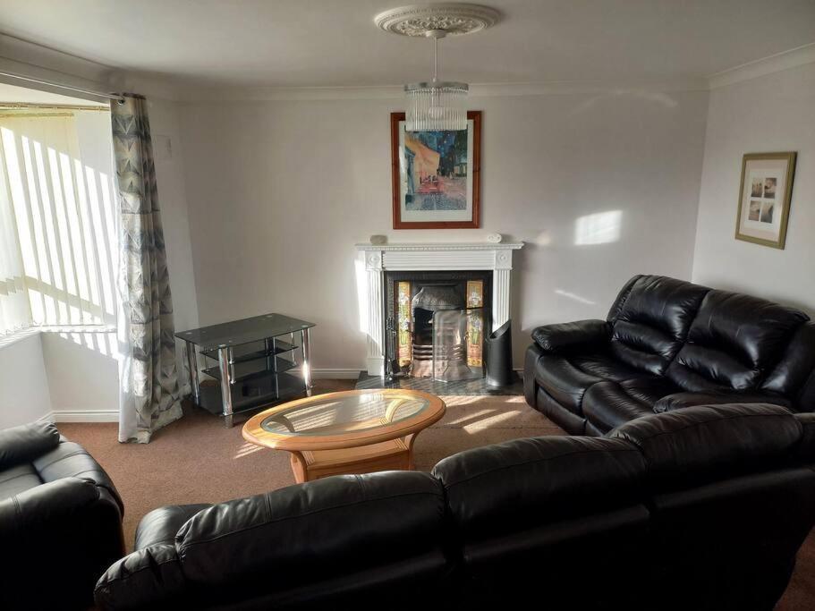 Large 4Bed Available Long-Term In Letterkenny Villa Exteriör bild